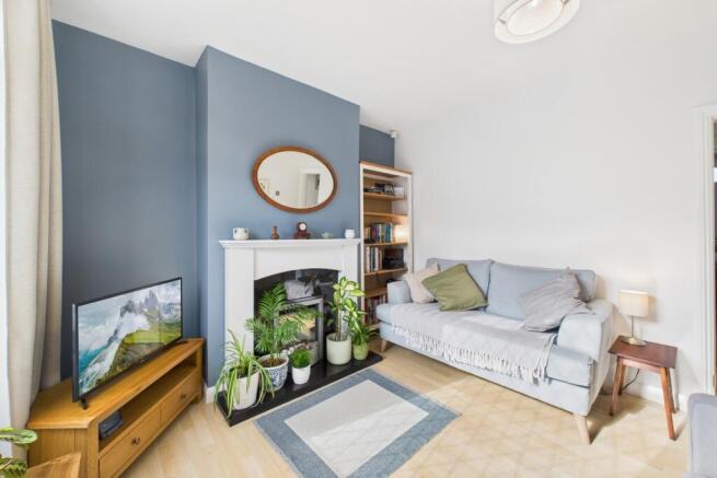 CAM04661G0-PR0195-STILL005