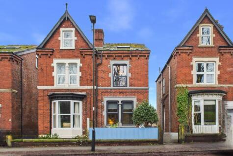 Meersbrook Park Road, Meersbrook. S8 9FN