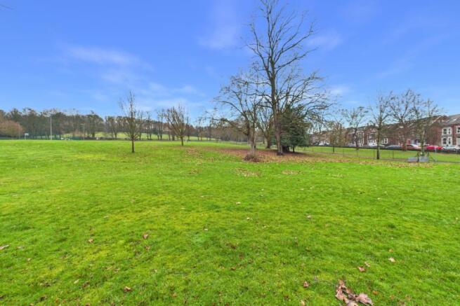 Meersbrook Park To Front Of House