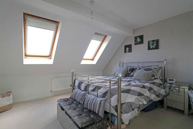 44 BRACK BED1.jpg