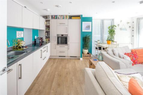 Lapwing Heights, Waterside Way, London, N17