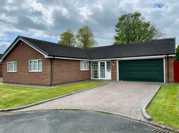A lovely 3 bedroomed detached bungalow