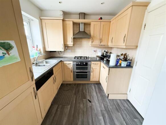 Kitchen / Dining Room