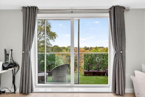 Westbury Mansions, Bracknell