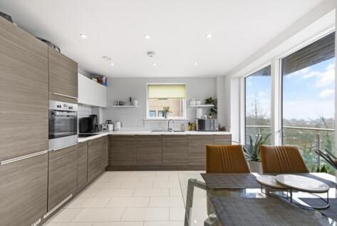 Old Bracknell Lane West, Bracknell