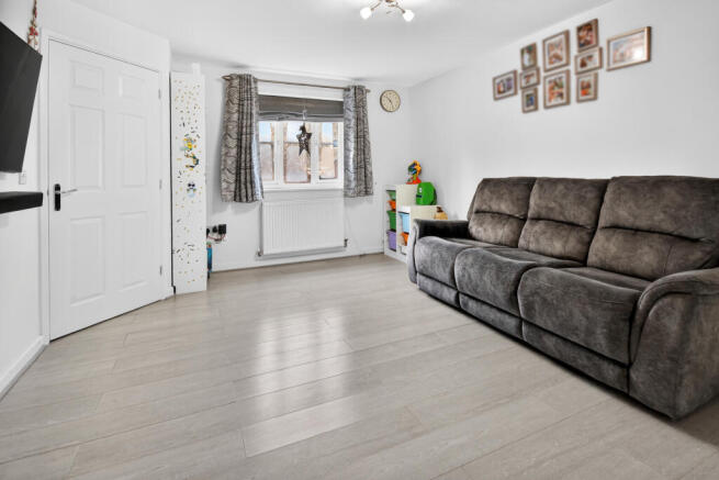 18critchercloselarge8