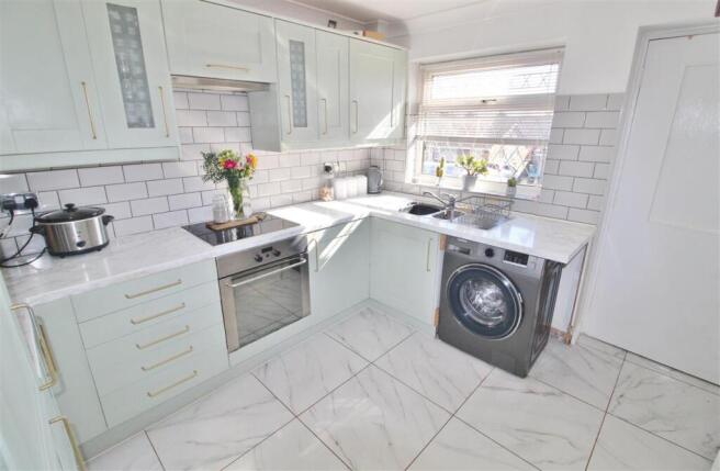KITCHEN - Further