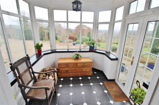 VESTIBULE/GARDEN