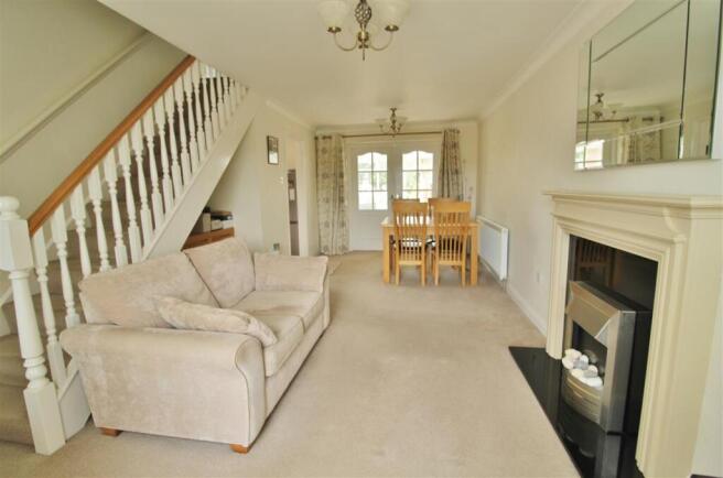 SITTING/DINING ROOM