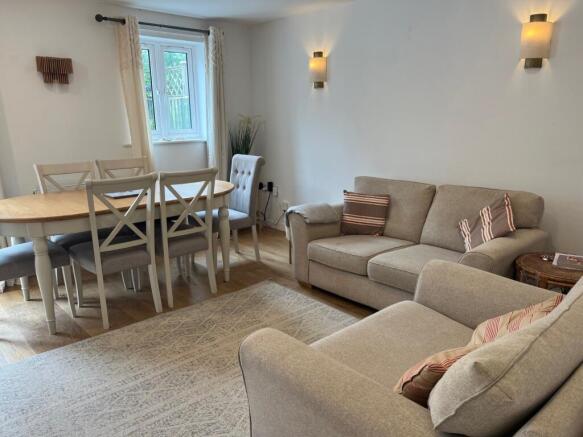 Lounge/Dining Room