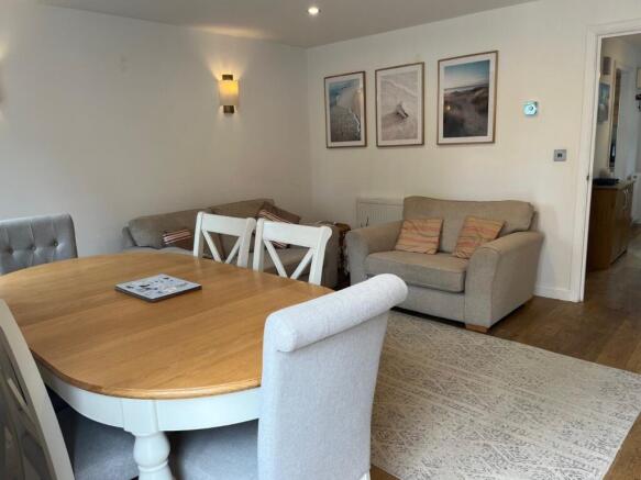 Lounge/Dining Room