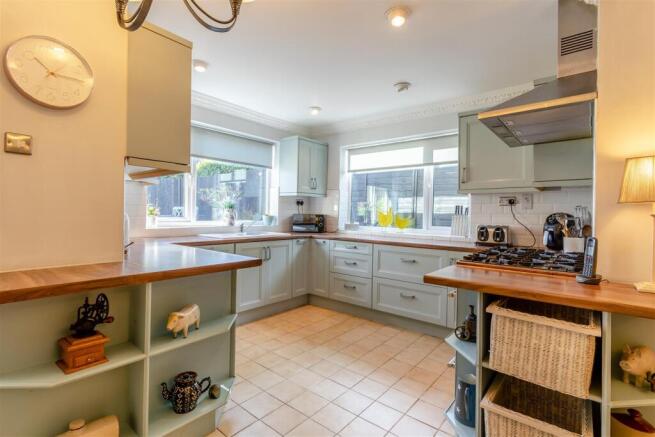 BREAKFAST KITCHEN