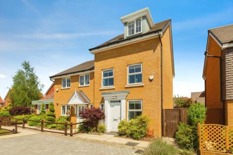 Bobby Road, Broughton, Aylesbury, Buckinghamshire, HP22