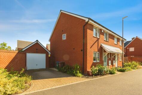 Engine Lane, Broughton, Aylesbury, Buckinghamshire, HP22
