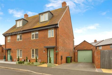 Kempster Way, Weston Turville, Aylesbury, Buckinghamshire, HP22