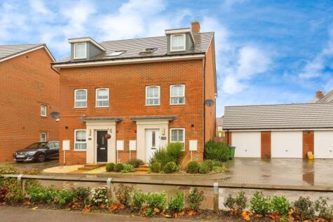 Nutmeg Close, Broughton, Aylesbury, Buckinghamshire, HP22