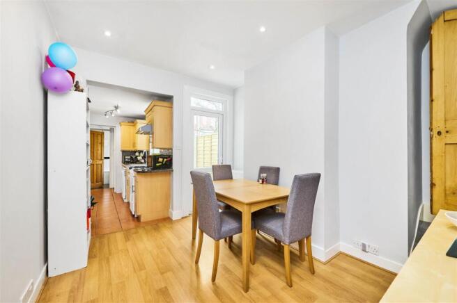 James_Anderson_-_Alexandra_Road_London__SW14_8DN_5