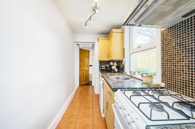 James_Anderson_-_Alexandra_Road_London__SW14_8DN_3