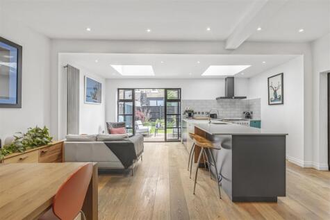 Graemesdyke Avenue, East Sheen, SW14