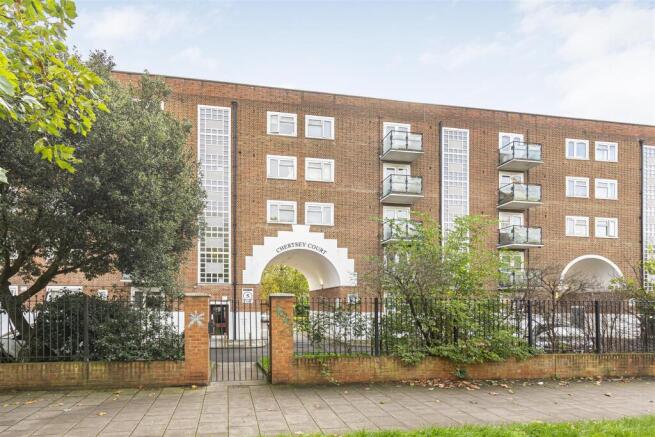 115_Chertsey_Court-4.jpg
