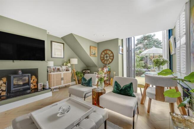 James_Anderson__Lower_Richmond_Road_London__SW14_7