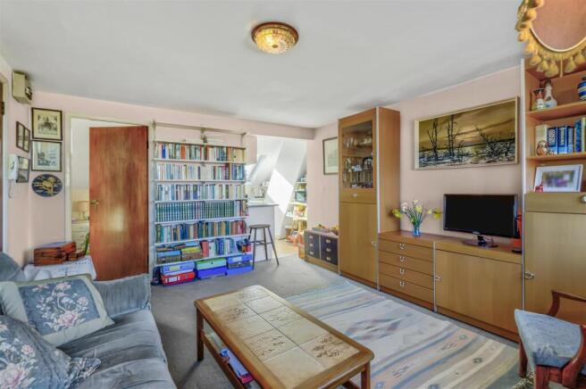 Flat_ r_Richmond_Road_West-9.jpg