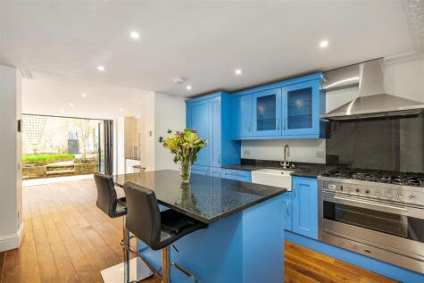 Mortlake High Street, Mortlake, London, SW14