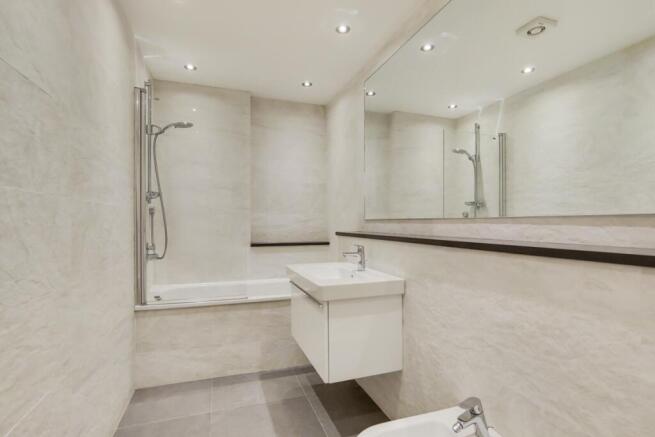 3_Main Ensuite-0