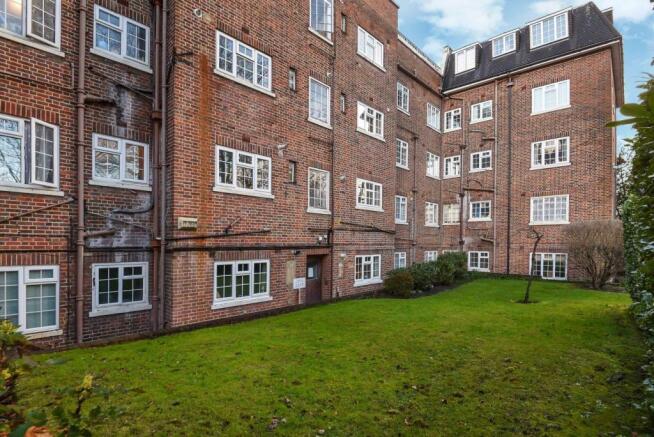 2 bedroom flat to rent in Herga Court, Sudbury Hill ...