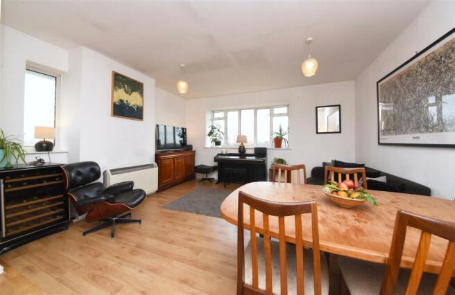 12a_Elmfield_House_Pic_10.jpg