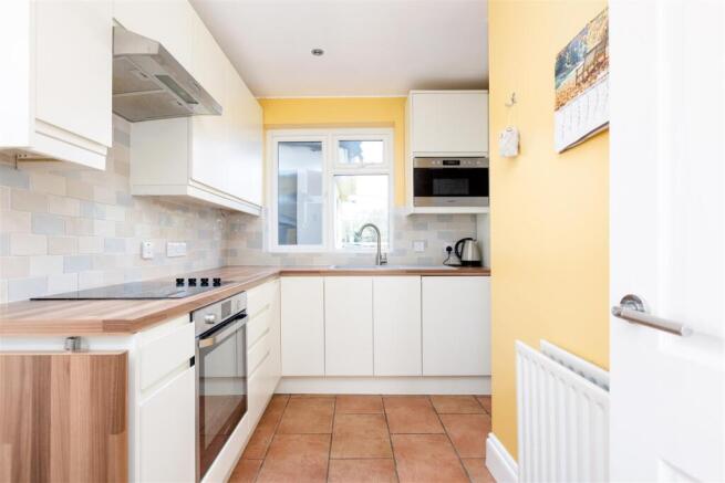 L-shaped Kitchen
