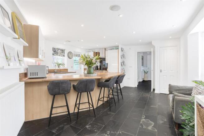 Entertaining Breakfast Bar
