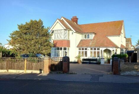 Clacton on Sea - 5 bedroom detached house for sale