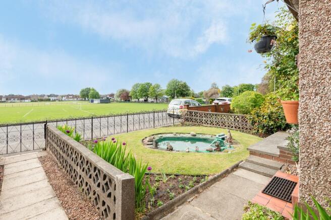 FRONT GARDEN