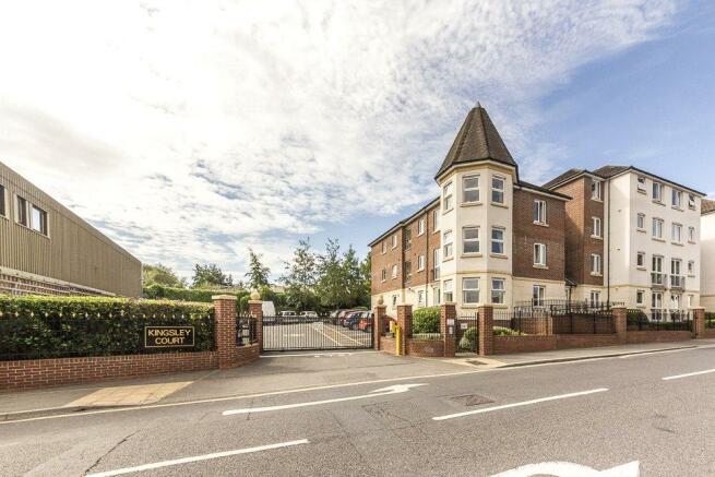 1 Bedroom Apartment For Sale In Kingsley Court, Windsor Way, Aldershot 