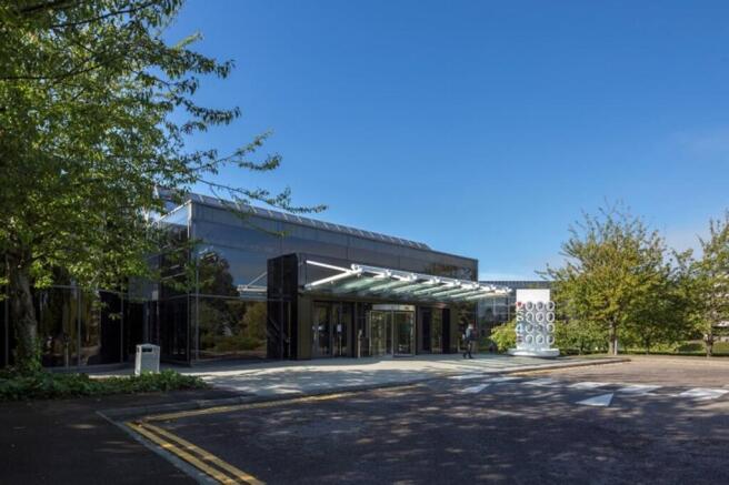 PHOTO 1  Building 2000 Lakeside.jpg