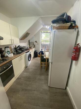 Four bedroom flat with Kitchen/diner and bathroom