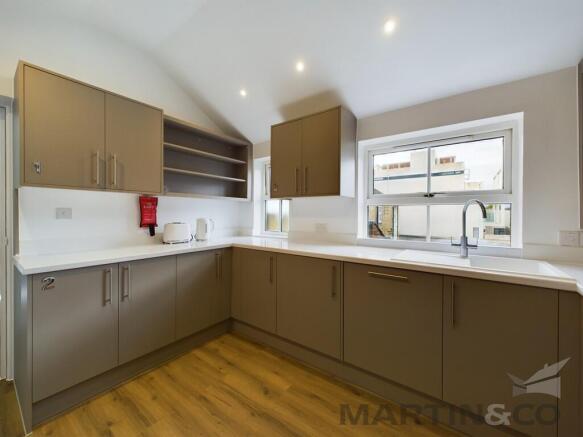 CAM03088G0-PR0096...