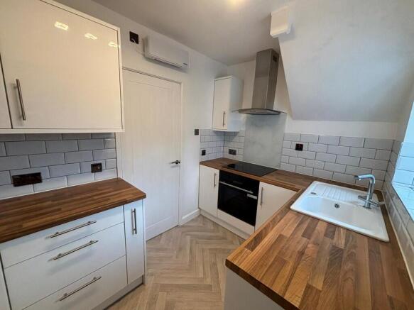 ee2d7dd2-WhatsApp...