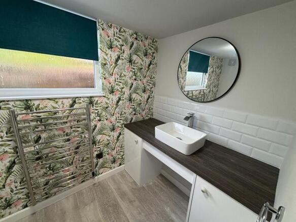 385c2538-WhatsApp...