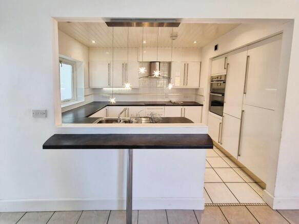 01043a87-10000379...