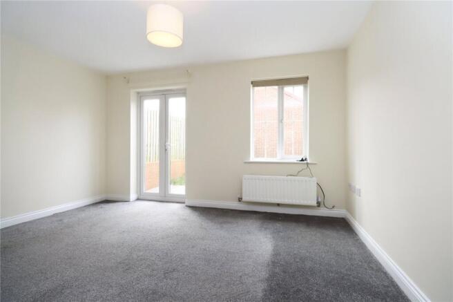 Lounge/Dining Area