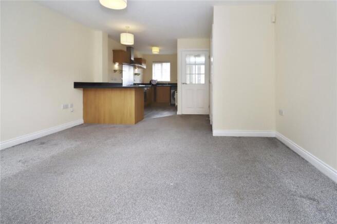 Lounge/Dining Area