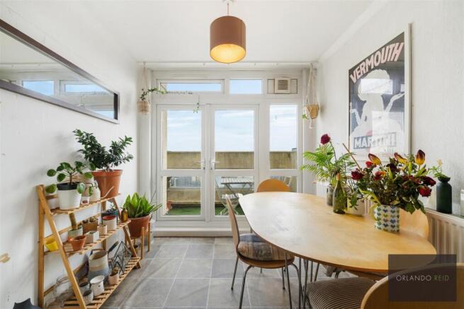 Flat 71, Pinter House SW9 9DX-9.jpg