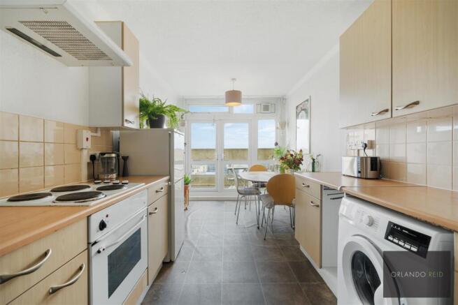 Flat 71, Pinter House SW9 9DX-8.jpg