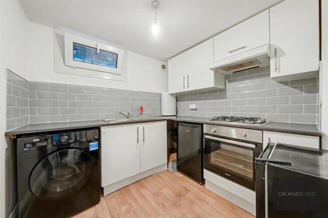 Flat A, 8 Killyon Terrace SW8 2XR-10.jpg
