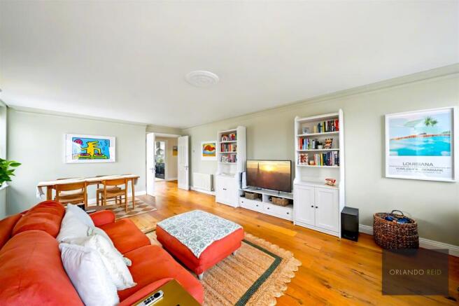 Flat 7, 176 Clapham Road SW9 0LA-9.jpg