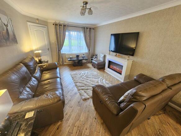 Lounge/Dining Room