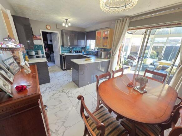 Kitchen/Dining Room