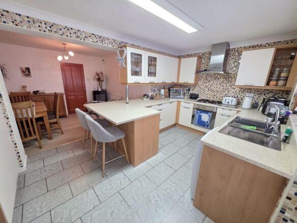 Kitchen/Breakfast Room